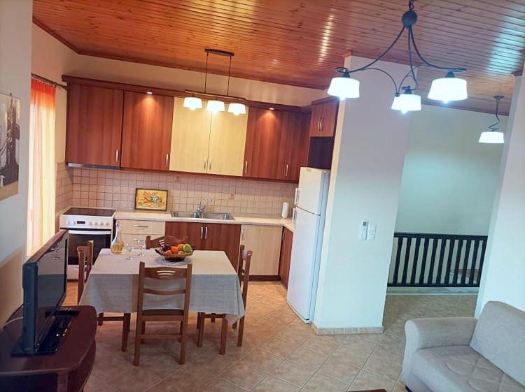 Lourantos Bayside Apartments Vathy  Ngoại thất bức ảnh